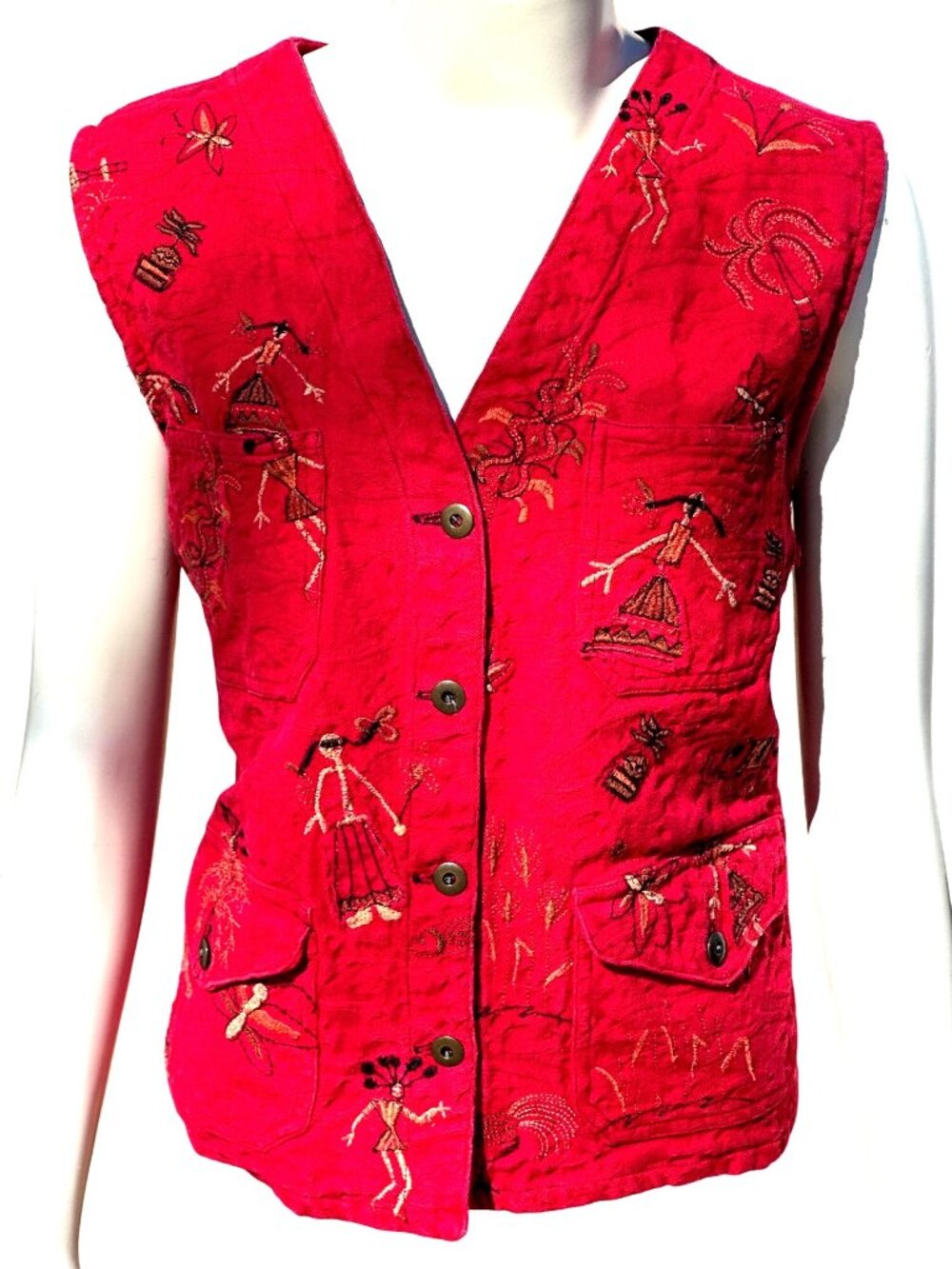 Chicos Size 2 Red Embroidered Vest Folk Art Boho Resort Wearable Art Chic Layers